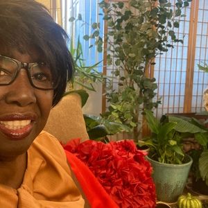 Meet your Posher, Cynthia